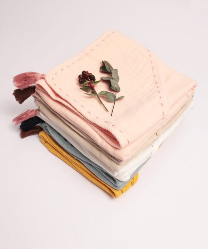 organic-manufacture- Organic Muslin Tasseled Baby Blanket Powder